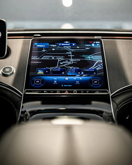 Foto van het hyperscreen in de Mercedes-Benz EQE SUV