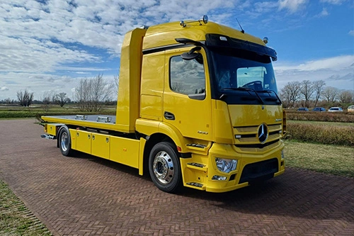 Foto van de aflevering van een Mercedes-Benz Actros truck aan Hoogwout Berging