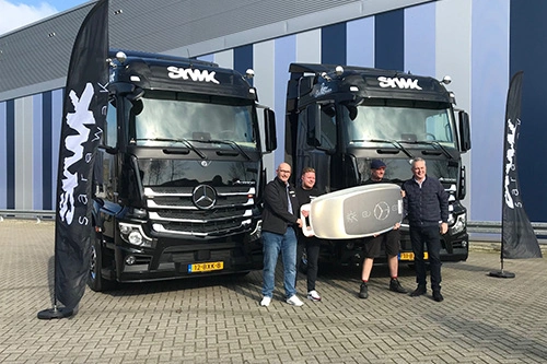 Foto van de aflevering van een Mercedes-Benz Actros StreamSpace aan Sarawak Nederland