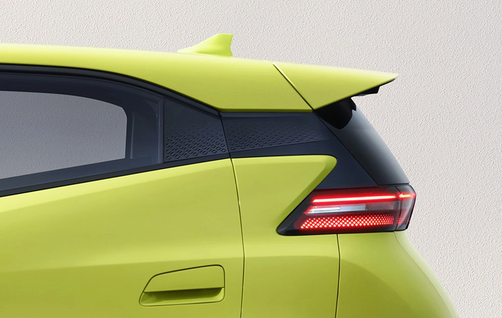 BYD DOLPHIN SURF Exterieur zwevend dak en led-achterlichten Gomes