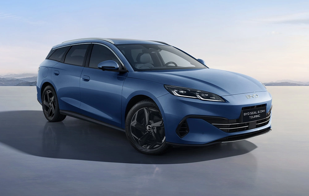 BYD SEAL 6 DM-i TOURING Exterieur Dubbele taillelijn voor een dynamische look  Gomes
