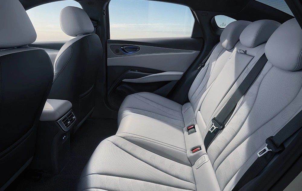 BYD SEAL 6 DM-i Interieur Royale achterbank Gomes