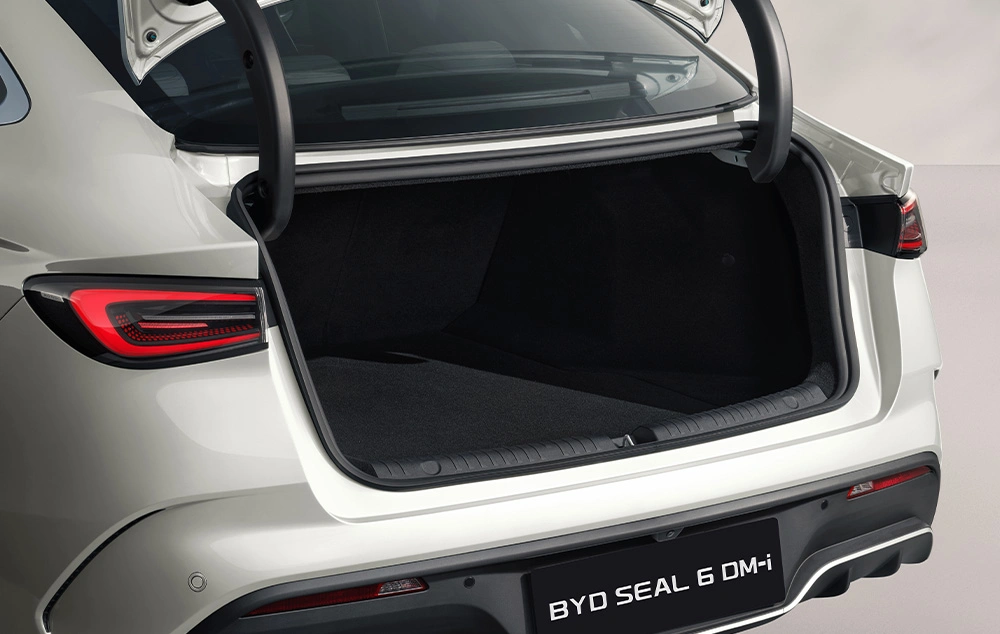 BYD SEAL 6 DM-i Interieur Ruime bagageruimte Gomes