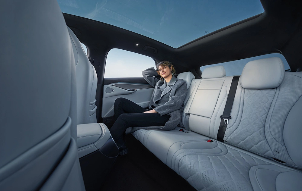 BYD SEALION Interieur Royale achterbank Gomes