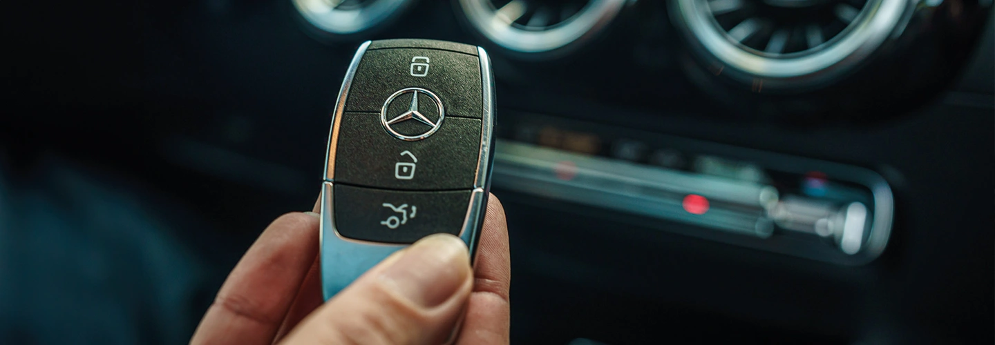 Een sleutel van een Mercedes-Benz