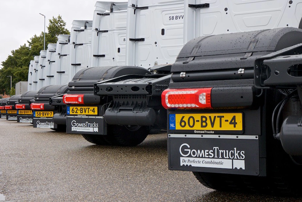 Trucks op een rij met Gomes Trucks spatlappen