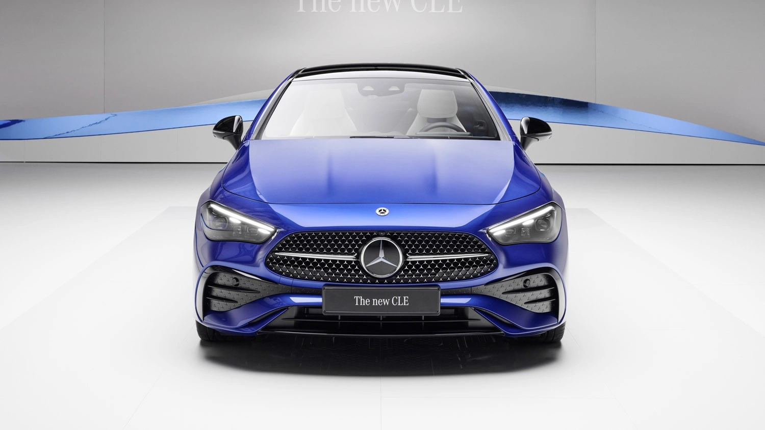 Detailfoto van het stuur van de Mercedes-Benz EQE SUV