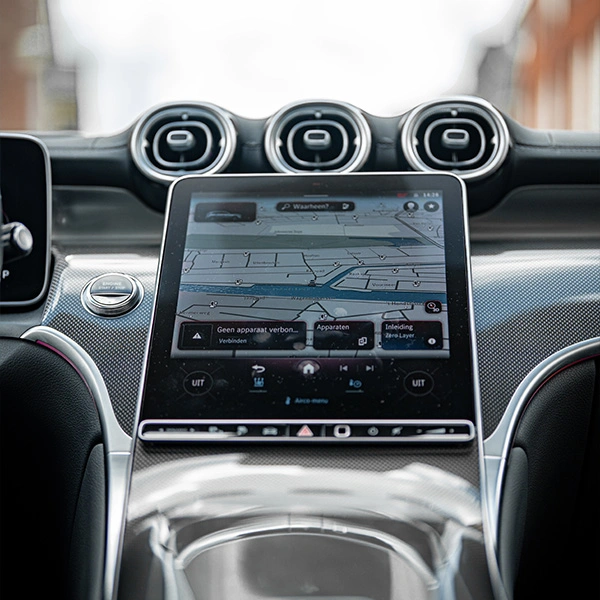 Detailfoto van het hyperscreen display in de Mercedes-Benz EQE SUV