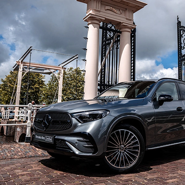 Foto van de voorkant van de Mercedes-Benz GLC