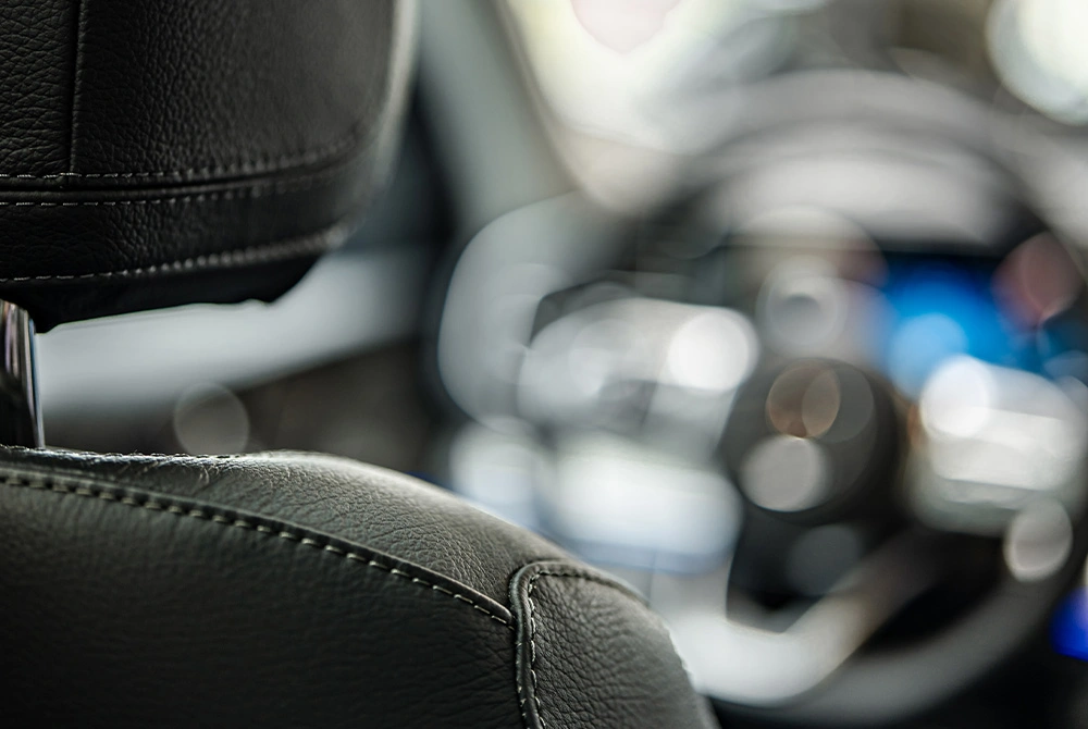 detailfoto van het stiksel op de bekleding van de Mercedes-Benz GLE