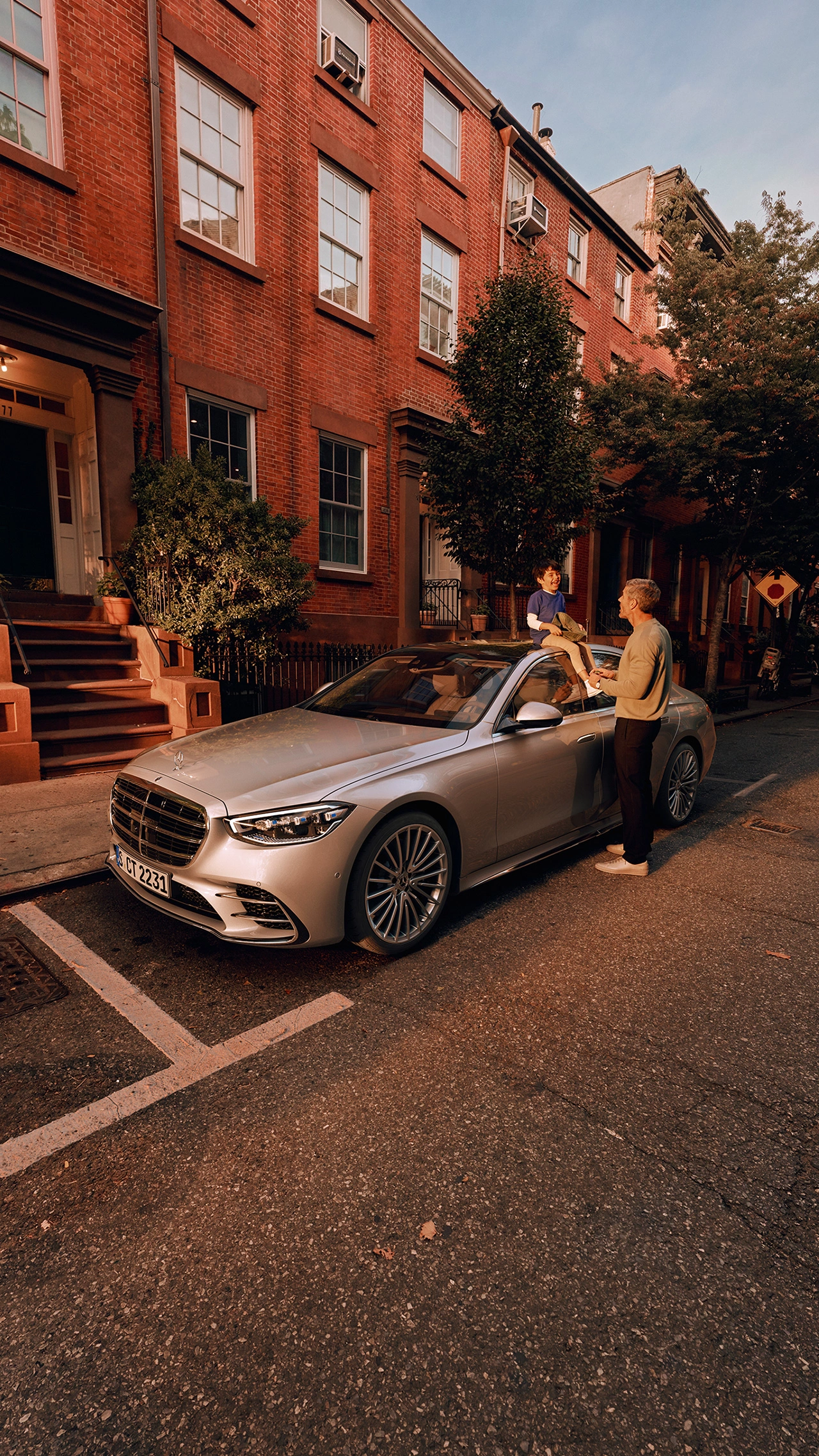 Foto van de voorkant met gril van de Mercedes-Benz S-Klasse