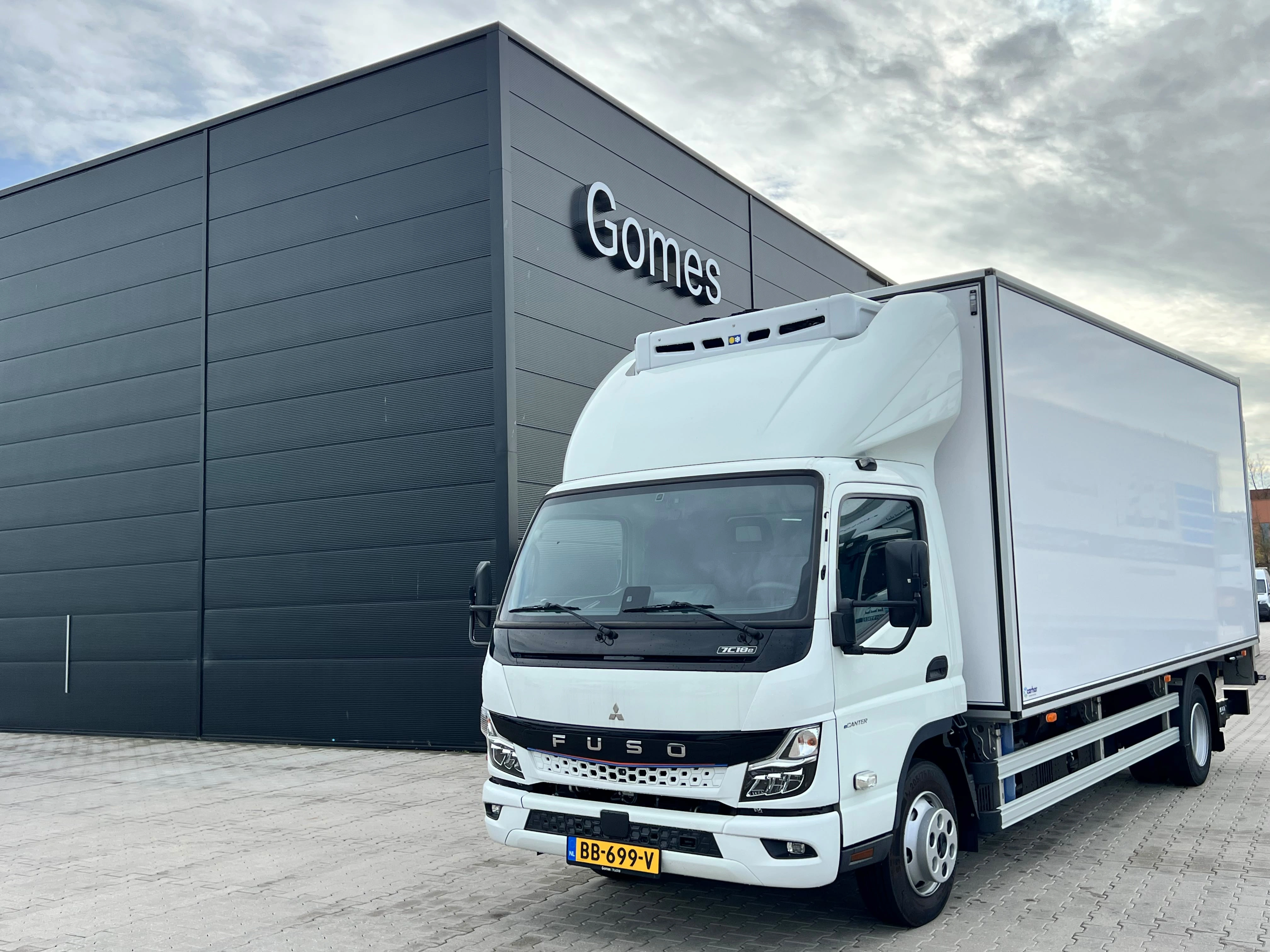 GomesTrucks officieel FUSO-dealer voor verkoop en service